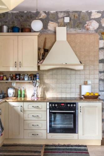 Pelani Stonehouse
