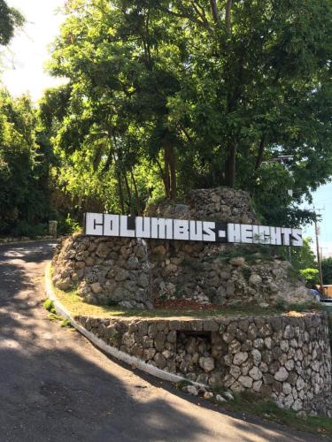 1 Bed Villa - Sleeps 2 - Garden - Parking - Wifi, Ocho Rios (foto 6)