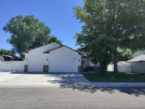 Meridian BnB ID - Pristine 4BR 2BA Spacious Home In The Heart Of Meridian Near Boise