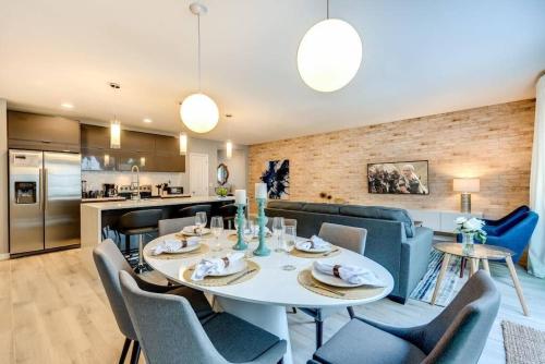 Family Friendly Four Bedrooms Townhouse at Le Reve Resort (210221)