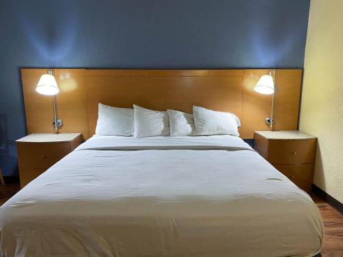 2 queen beds