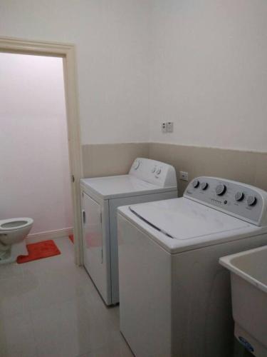 Remarkable 2-Bed Apartment in Kingston