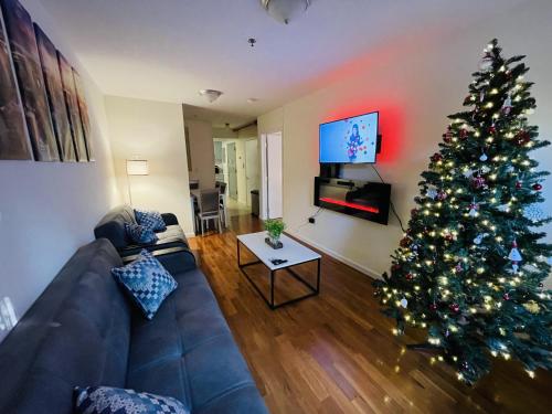 HUGE DUPLEX 2 Bedroom-Apt Queens NYC. A Hidden Gem