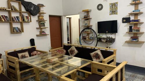 ROOTSVILLA VAGATOR - Longstays, Coworking Backpacker's Hostel