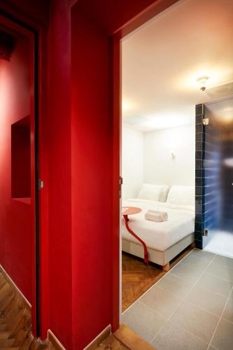 Hotel Not Hotel Rotterdam - image 3