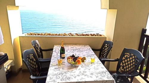 Immaculate Frontline 2-Bd Apartment in Benalmadena
