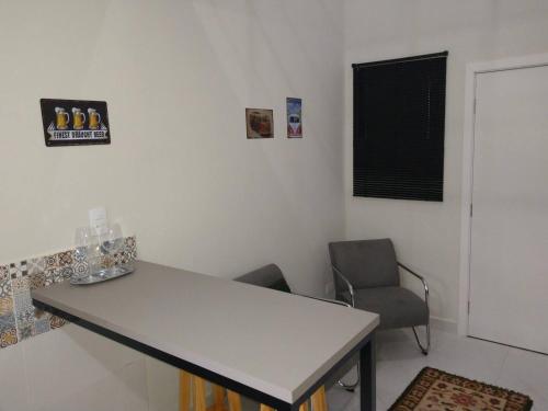 Studio moderno e confortavel proximo a UEM com 500MB internet