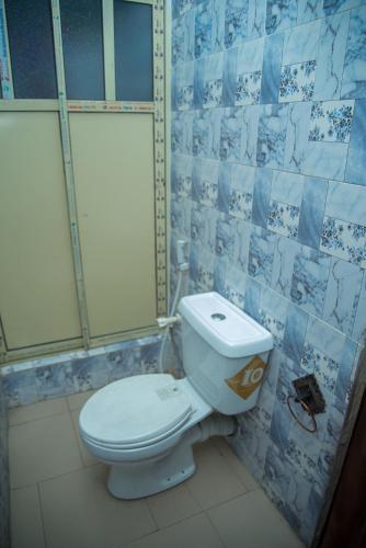 Bathroom, WayGood Inn & Suites, Lagos, Nigeria in Ikorodu