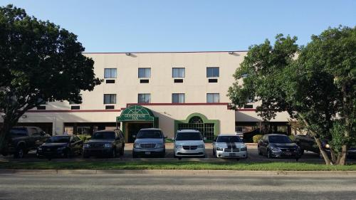 Guest House Inn Medical District near Texas Tech Univ - 숙소 외관