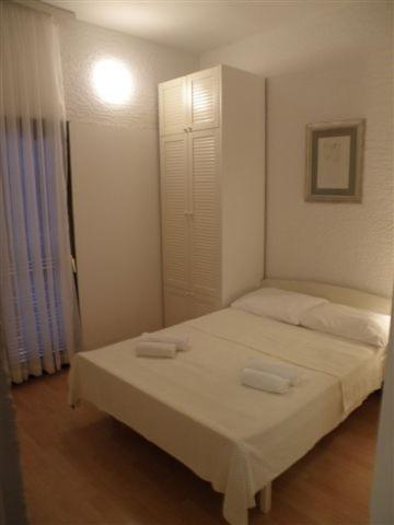 Maestro - 30m from the beach