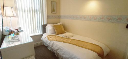OYO Lily Hotel Blackpool - image 3