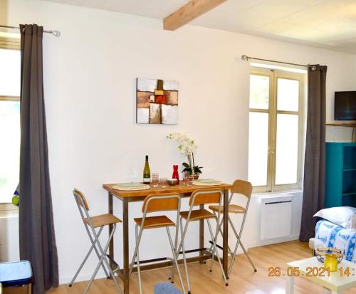 Studio, Bord de Lac, 4 Pers. in Saint-Ondras