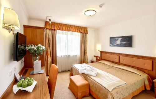 room detail thumbnail 0