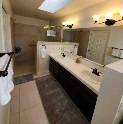 Lake Havasu Retreat w pool Everything Nearby! detail