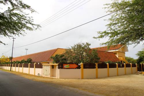 Camacuri Apartments - image 5