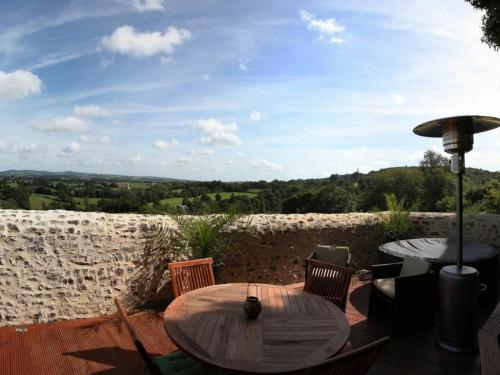 Gîte Sainte-Suzanne-et-Chammes 2 pièces 2 personnes - FR-1-600-116 - main image