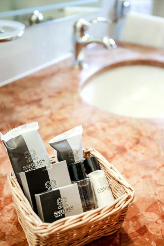 room detail thumbnail 2