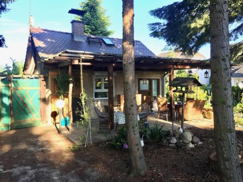 Kleines Haus im Waldchen