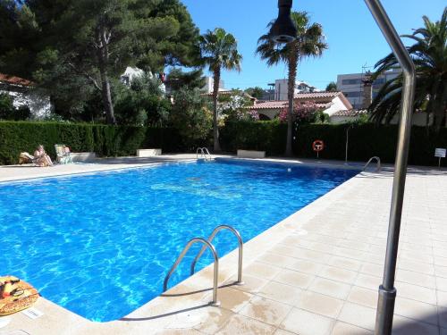 Two-Bedroom Apartment with Pool View image 10