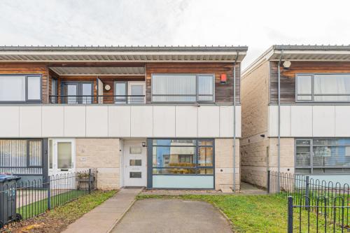 Modern 4 Bedroom, Spacious House near NEC, BHX and City Centre