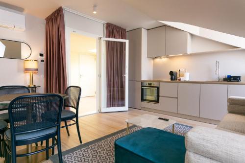 330740226 The Lift Apartments by RIDAN Hotels
