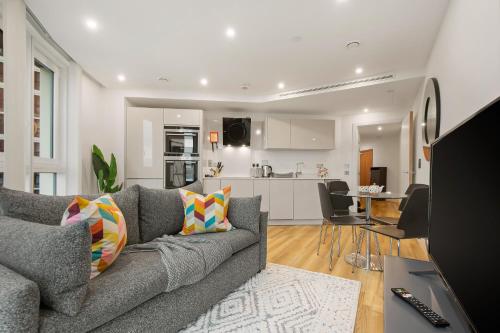Altitude Point Serviced Apartments by TheSquare - image 3