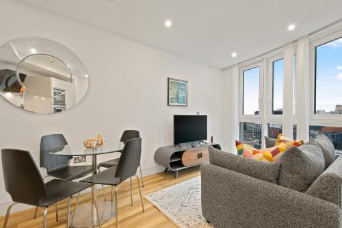 Altitude Point Serviced Apartments by TheSquare - image 10