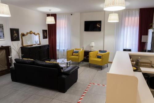 Buonhotel near Archiginnasio di Bologna