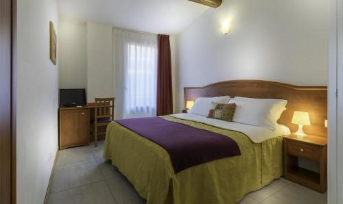 Buonhotel near Archiginnasio di Bologna