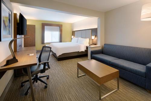 Holiday Inn Express & Suites Tilton, an IHG Hotel