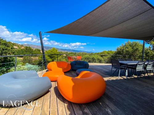 Villa, 4 chambres, piscine, vue mer gîte à louer Cabasson