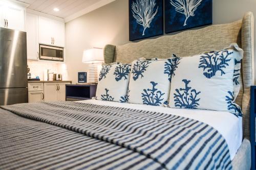 330757330 Anna Maria Beach Resort