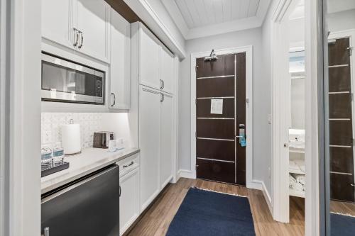 330758899 Anna Maria Beach Resort
