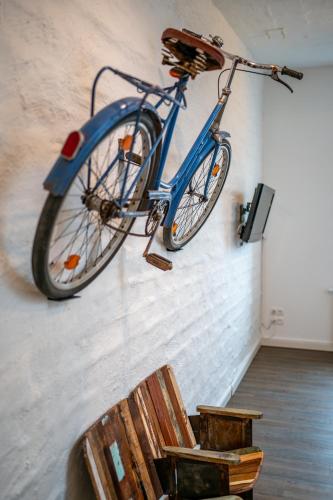 One-Bedroom Apartment image 10