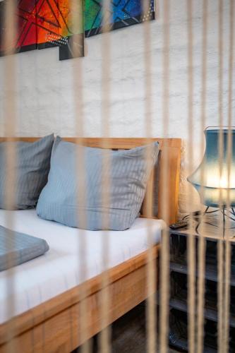 One-Bedroom Apartment image 9