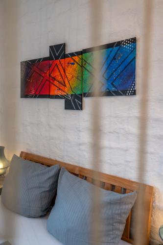 One-Bedroom Apartment image 6
