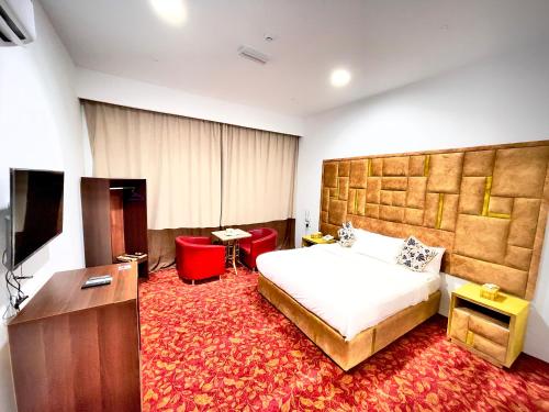Royal Beach Hotel