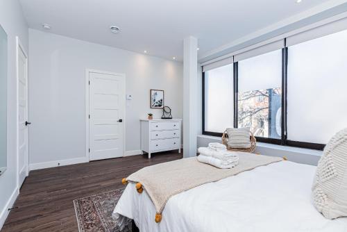Vast and perfectly located 3 bedroom flat by DenStays, Montreal