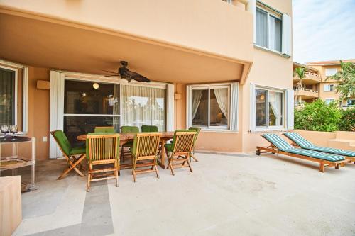 Peaceful & Rustic Apartment Beachfront, Swimming Pool & Terrace Awesome Amenities