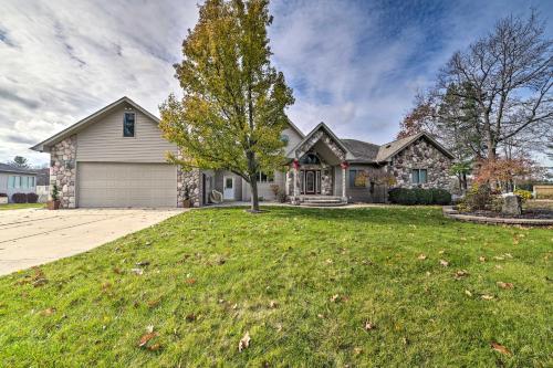 Lakefront Retreat on 18 Acres with Hot Tub!