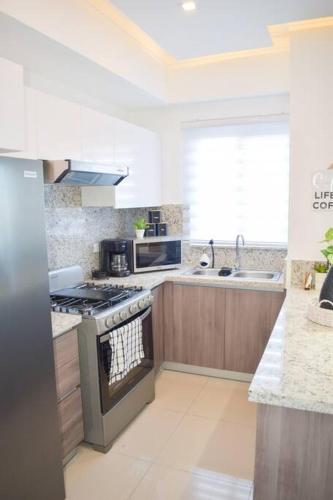 RG6A Luxury 2 Bedroom , King Bed, 6th Floor, Fast WiFi