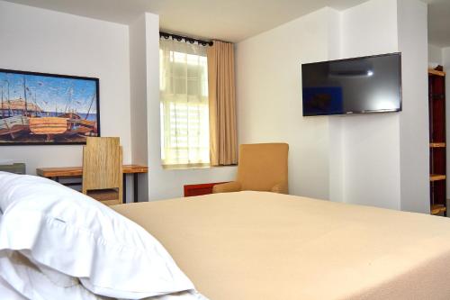 Double Room image 5