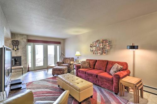 Grand Junction Golf Course Condo with Balconies