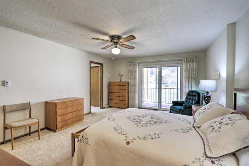 Grand Junction Golf Course Condo with Balconies