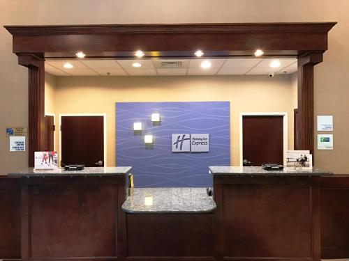 Holiday Inn Express & Suites Smithfield - Providence