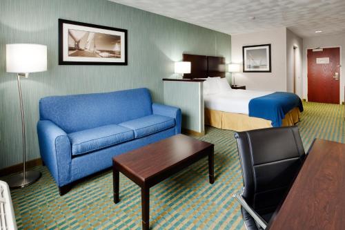 Holiday Inn Express & Suites Smithfield - Providence, an IHG Hotel