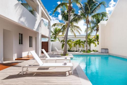 Swimming pool, Zenza Boutique Hotel in Providenciales