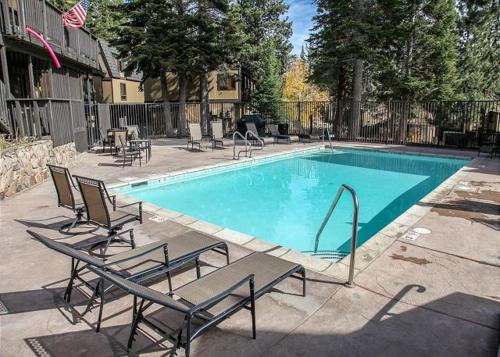 New Listing Bigwood #14 Bldg D Nicely Updated 1 Bedroom Plus Loft 2 Bathroom Condo Sleeps 4