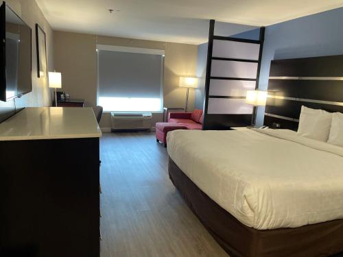 Clarion Pointe Atlanta Airport College Park - image 9
