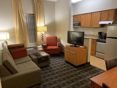 MainStay Suites Middleburg Heights Cleveland Airport